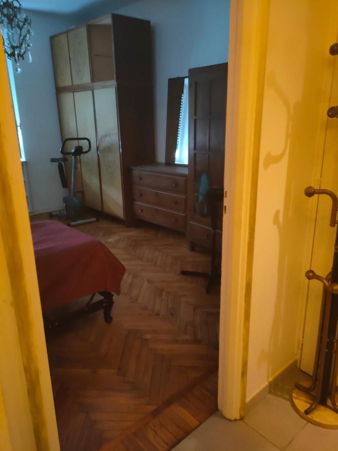 Casa - House Xavier Una Casa Famigliare , Dame Entra Solo Chi A Un Bel Cuore , Non'E Il L'Intero Alloggio Solo Stanze E Bagno Turim Exterior foto